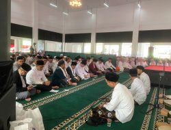 Letkol Inf Anton Prasetyo Dandim 0621 Menghadiri DiIstigosah Dimasjid AL-Jabar Rest Area Gunung Mas Tunggu Selatan Cisarua Dan Bersama PJ Bupati Bogor
