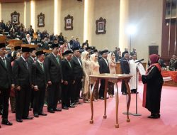 50 Anggota DPRD Kabupaten Sleman Resmi di Lantik, Gustan Ganda di Tujuk Sebagai Ketua Sementara.