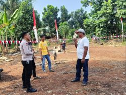 Semangat Kebersamaan di Kampung Ciater, Bhabinkamtibmas Suparman dan Warga Siapkan Acara HUT RI ke-79