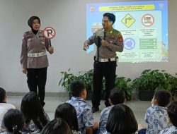 Satlantas Polresta Bogor Kota Simulasi Cara Aman ke sekolah: di Sekolah Edukasi dengan Pelajar di Sekolah Bogor Raya