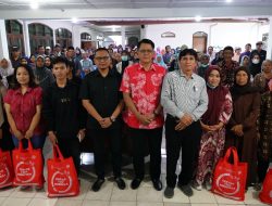 Danang Maharsa, Serahkan Bantuan 137 Paket Sembako Kepada Warga Kurang Mampu