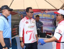 Pangkoops Udara I Dampingi Kasau Meninjau Stand Pameran TNI AU Fair