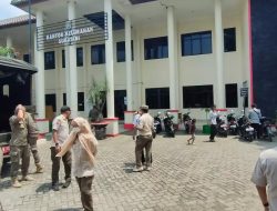 Satpol PP Kota Depok Sidak KTR di Kantor Kecamatan dan Kelurahan Tapos