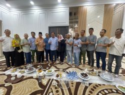 Momen Hangat di Blok C: Bursah Zarnubi, Cik Ujang, & Lidyawati Berbagi Keakraban
