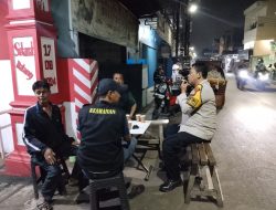 Bhabinkamtibmas Kel. Kebon Pala Sambang Cooling System di Poskamling RW 012