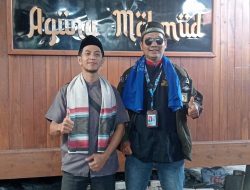 Ustad Rouf Ketua MUI Kel. Bunder bersama Jamaah Religi Ziarah ke Makom Waliyullah di Bandung Jabar