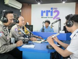 Polresta Pontianak Gelar Dialog Publik Keselamatan Berlalu Lintas di Radio Pro2 RRI Pontianak