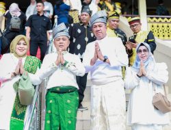 Bupati Asmar dan Wabup Muzamil Terima Restu Adat dari LAM Riau