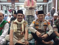 Kapolsek Cipayung Bersama 3 Pilar Gelar Sholat Tarawih Bersama Warga di Masjid Al ‘Barokah