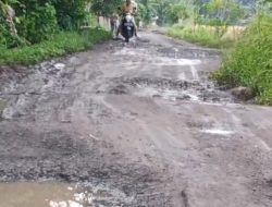 Luput dari Perhatian Pemerintah, Jalan Desa Cilangkap Kalang anyar Rusak Parah