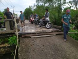 Jembatan Kaki Seribu Amblas, Laporan Warga Tidak di Gubris