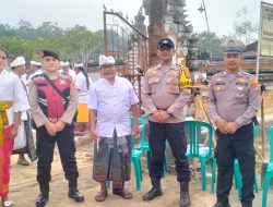Polres Tulang Bawang Kerahkan Puluhan Personel Amankan Ibadah Hari Raya Galungan di 12 Pura
