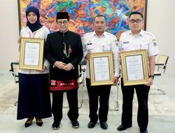 Gubernur Beri Penghargaan Kepada Tiga ASN Berprestasi Pemprov DKI Jakarta, Kompassindonesianews.com