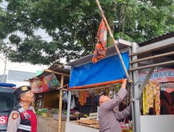 Dukung Pelaksanaan Operasi Berantas Jaya 2025, Polsek Kelapa Dua Gencar Tertibkan Atribut Ormas