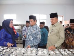 Nofalia Heikal Safar : Menteri Agama RI Bersama Wakil Kepala BGN Resmikan Dapur Modern Di Karawang