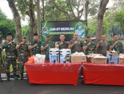 Kodim 0510 Tigaraksa Berbagi Makanan Lewat Jumat Berkah
