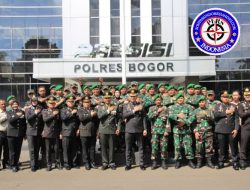 Sinergitas TNI – POLRI di Hari Bhayangkara ke 79, Dandim 0621/Kab Bogor Letkol INF Henggar Tri Wahono Berikan Surprise