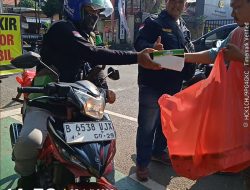 Berbagi Nasi Kotak Jum’at Berkah Di Depan Polres Tangerang Kota Media Gakorpan dan TV Gapta Selalu exsis