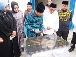 Nofalia Heikal Safar : Menteri Agama RI dan Kepala BGN Resmikan Dapur MBG Pertama Di Kab Bone, Melayani Ribuan Santri Pesantren