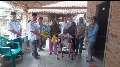 Baznas Lampura Salurkan Bantuan Kepada Warga Yang Membutuhkan