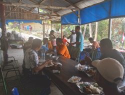 Warga Desa Sirungkungon Kabupaten Toba Ramah Dengan Pengunjung Parawisata.