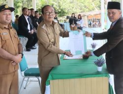 Wakil Bupati Samosir Kukuhkan Perpanjangan Masa Jabatan 93 Orang Anggota BPD se-Kecamatan Palipi.