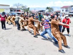 Meriahkan Perayaan HUT RI Ke-80, Pemkab Samosir Gelar Perlombaan Tarik Tambang