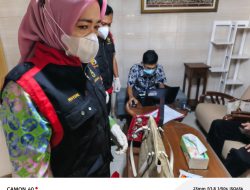 Cari Barang Bukti Tambahan, Tim Penyidik Kejati DIY Geledah Rumah Mantan Kadis Kominfo Sleman