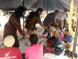 Anggota DPRD Samosir Kunjungi Desa Simarmata,Beri Dukungan pada Korban Kebakaran Delapan Rumah