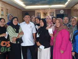 Dewan Kota Administrasi Jakarta Utara Ardian Azhar Memberikan Bantuan Kepada Kebakaran Penjaringan