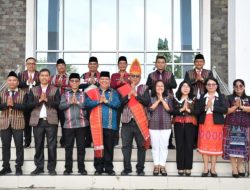 Upacara Hari Kesadaran Nasional, ASN Samosir Kompak Kenakan Ulos.