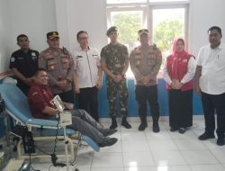 Antusias Donorkan Darah Kepala Desa Baru Bersama Staf Pemdes dalam Kegiatan HUT Humas ke-74 Polres Melawi