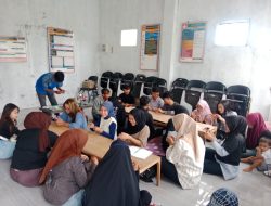PKBM BERKAH Gelar Pembelajaran Dan Praktek Membuat Kerajinan