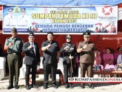 Bupati Vandiko Serahkan Penghargaan Kepada Atlit Berprestasi.