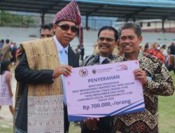 Pemkab Tapanuli Utara Salurkan Bantuan Pendidikan kepada 774 Mahasiswa Berprestasi.