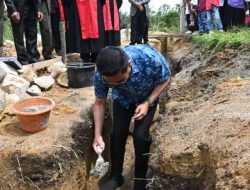 Bupati Humbang Hasundutan Hadiri Peletakan Batu Pertama Pembangunan GKLI Parluasan, Resort Siringoringo Parluasan