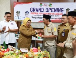 Wakil Bupati Kabupaten Tangerang, Bersama Sekretaris DPC Partai Gerindra H. Izul Muluk Launching Koperasi Merah Putih