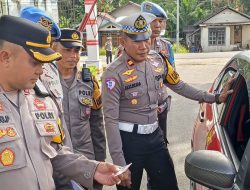 Tegas Tingkatkan Disiplin Waka Polres Melawi Sidak Kendaraan dan Kelengkapan Personil Polres Melawi