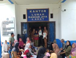 Penyaluran Bansos Untuk Warga Kelurahan Bandar Jaya Lahat Tahap Dua Berjalan Dengan Efektif Dan Efisien Tahun 2025.