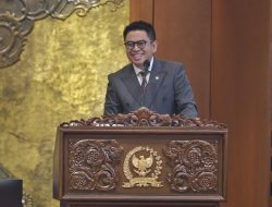 UU Pengelolaan Ruang Udara Resmi Berlaku: Pengesahan Warnai Hari Guru Nasional dengan Nuansa Persaudaraan