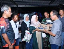Bantuan dari Samosir Tiba di Tapteng dan Sibolga, Distribusi Logistik Mulai Dilakukan Pemkab Samosir kirim rombongan bantuan untuk korban bencana, dikawal TNI dan BPBD.