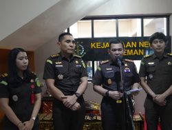 Kejari Sleman, Serahkan Tersangka SP Berikut Barang Bukti ke Penuntut Umum