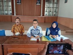 Tidak Benar Proyek Paving Block Jogging Track Lapangan Sidomoyo, Terbengkalai