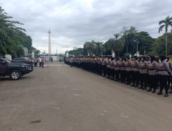 Ribuan Personel Gabungan Diterjunkan untuk Mengamankan Aksi Buruh di Kawasan Monas