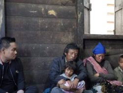 Bupati Humbang Hasundutan Melayat ke Rumah Duka Dua Anak Korban Tenggelam di Pollung.