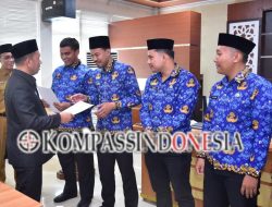 Kepala Bappeda Bengkalis Serahkan SK PPPK Paruh Waktu, Tekankan Disiplin dan Evaluasi Kinerja