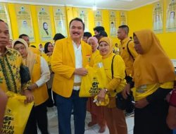 Wujud Kepedulian Kepada Masyarakat Sekitarnya, Ketua DPD Partai Golkar Kabupaten Tangerang Bagikan 1.000 Paket Sembako