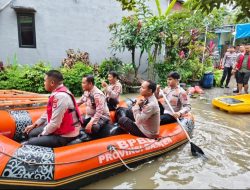 Kapolresta Tangerang Tinjau Langsung Lokasi Banjir di Jayanti, Luapan Kali Cidurian Rendam Permukiman Warga