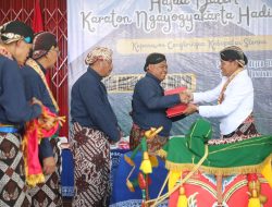 Bupati Sleman, Terima Perlengkapan Upacara Adat Labuan Merapi Dari Utusan Raja Keraton Ngayogyakarta