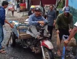 Warga Parabon RW 03 Desa Godog Rutin Melaksanakan Kerja Bakti Jumsih di Lingkungan
